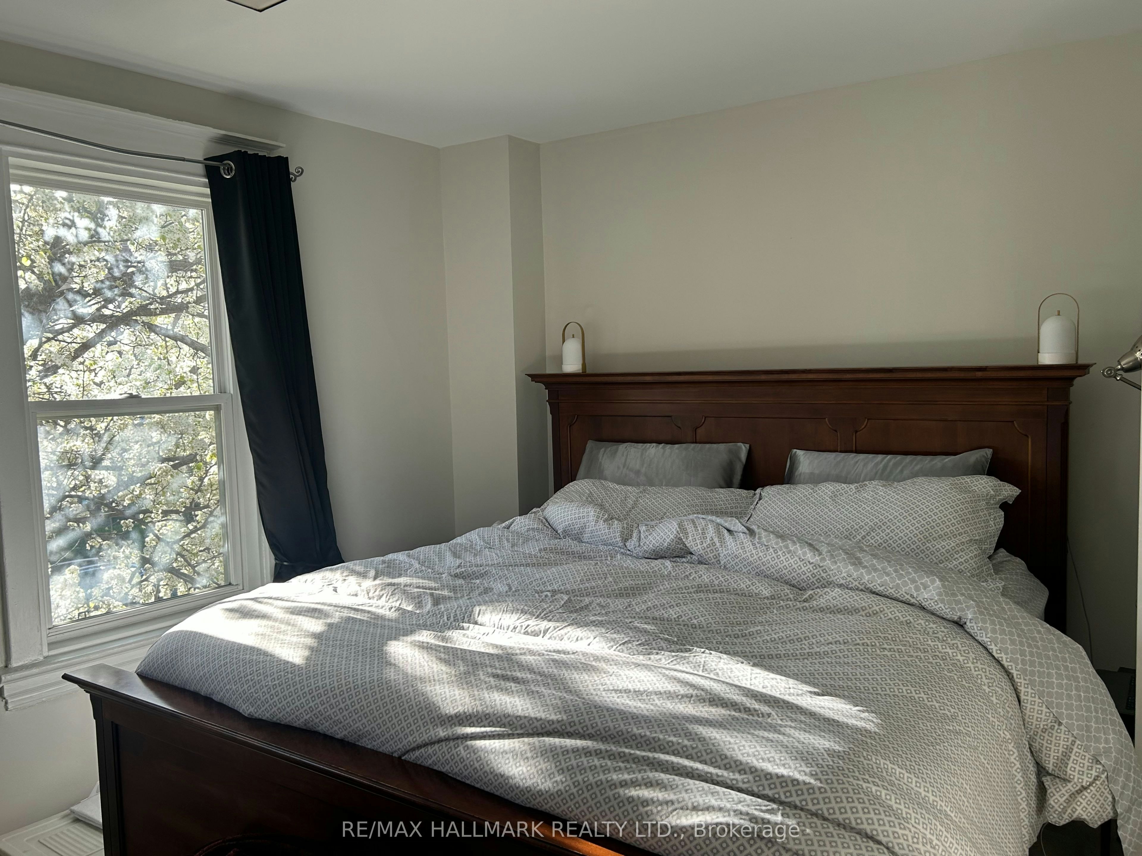 upper-18 Pape Avenue, Toronto, ON, M4M 2V6 - 14