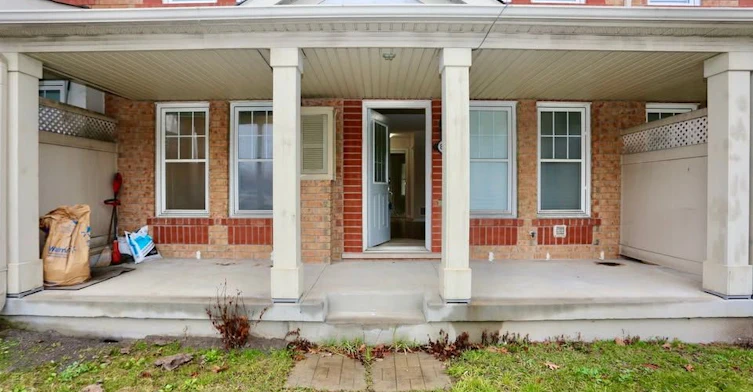 8834 Sheppard Avenue E, Toronto, ON, M1B 6J4