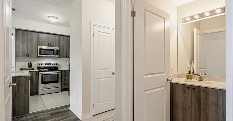 202-65 Shipway Avenue, Clarington, ON, L1B 0W2 - 7