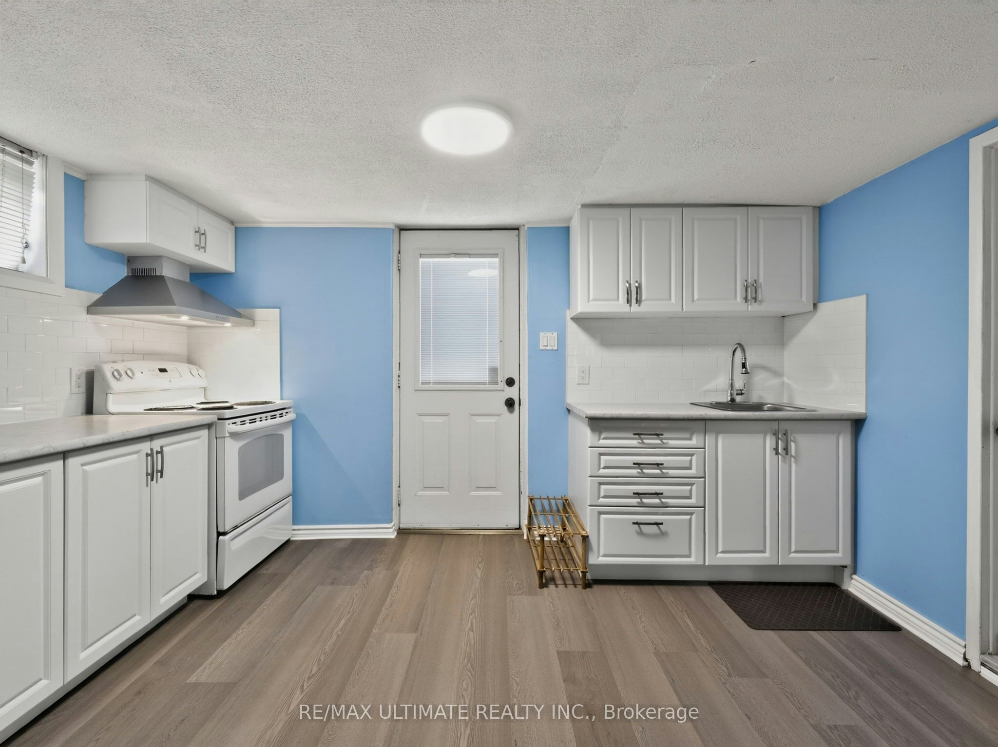 5 Mandarin Road, Toronto, ON, M1M 1W2 3