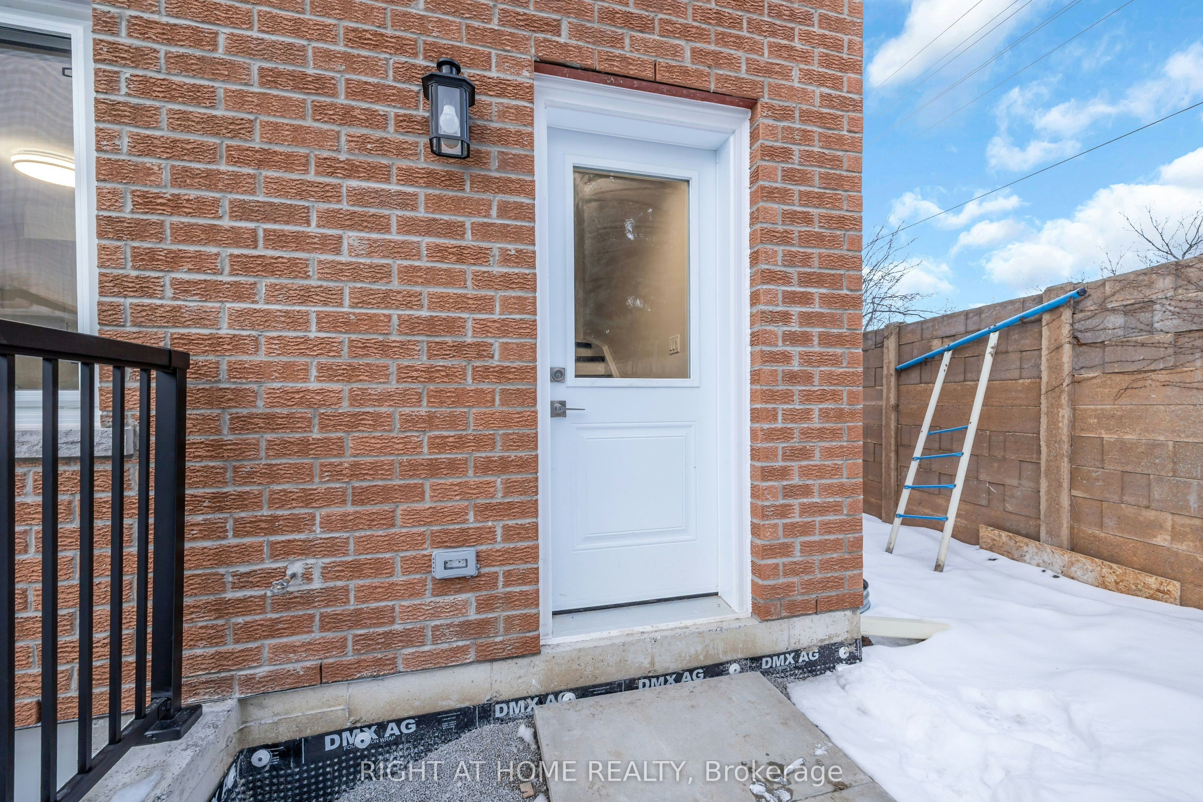B-23 Kirkham Drive, Ajax, ON, L1S 5K6 - 2