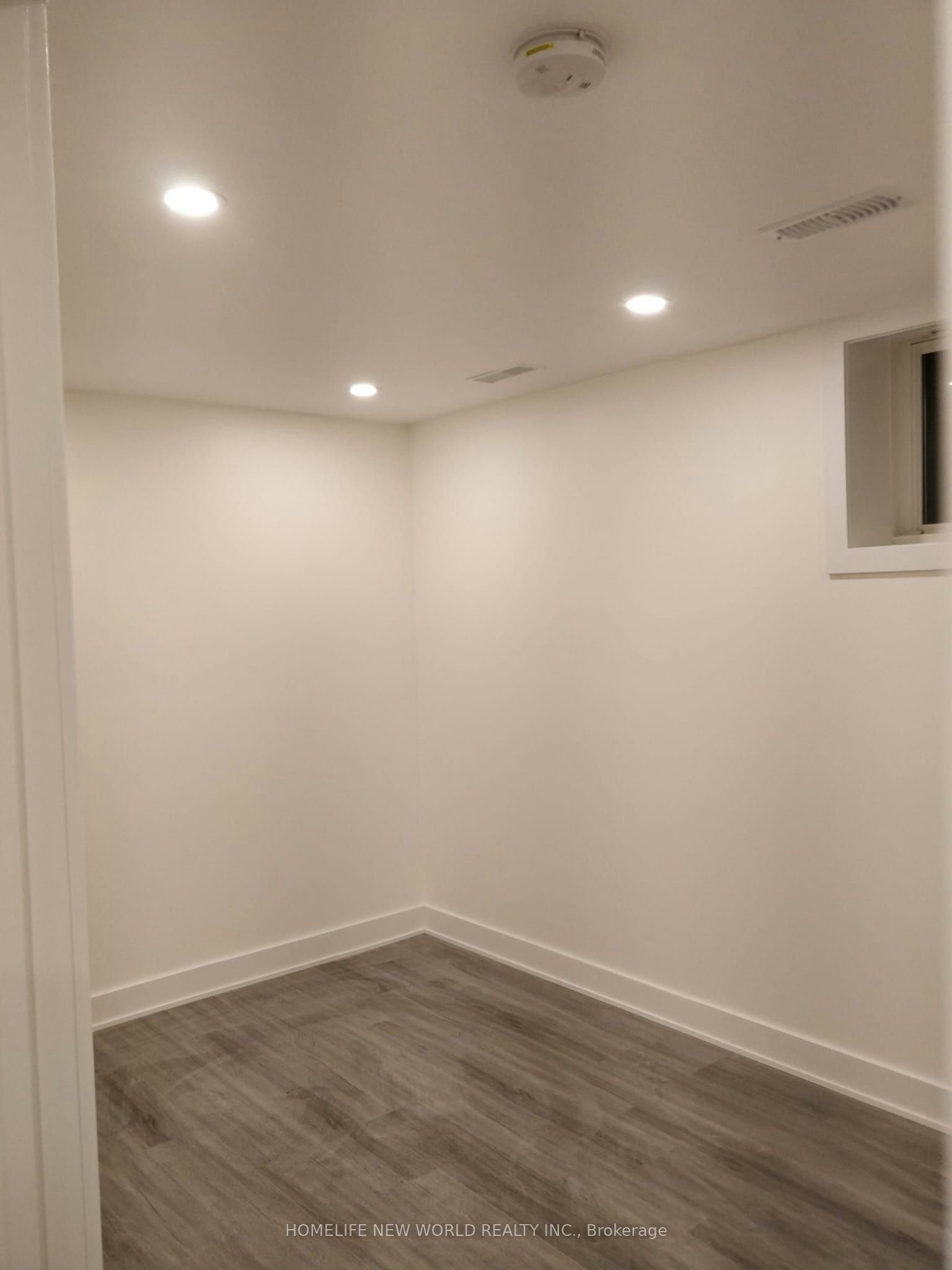 Lower-1185 Woodbine Avenue, Toronto, ON, M4C 4E1 - 7