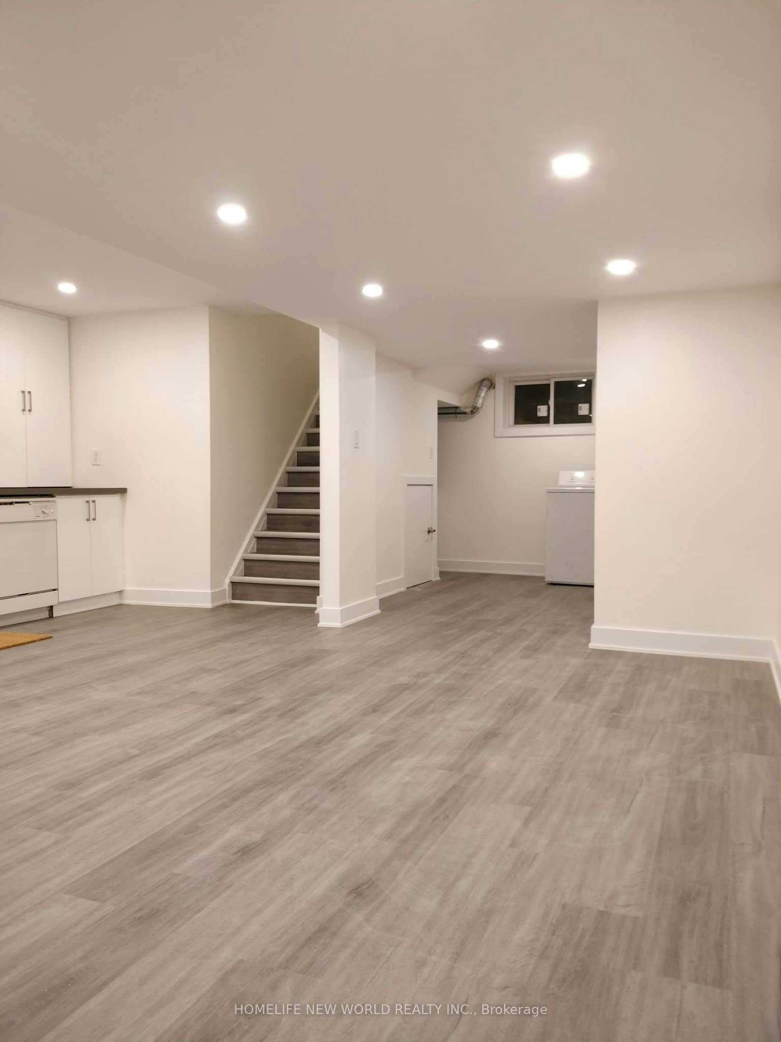 Lower-1185 Woodbine Avenue, Toronto, ON, M4C 4E1 - 3
