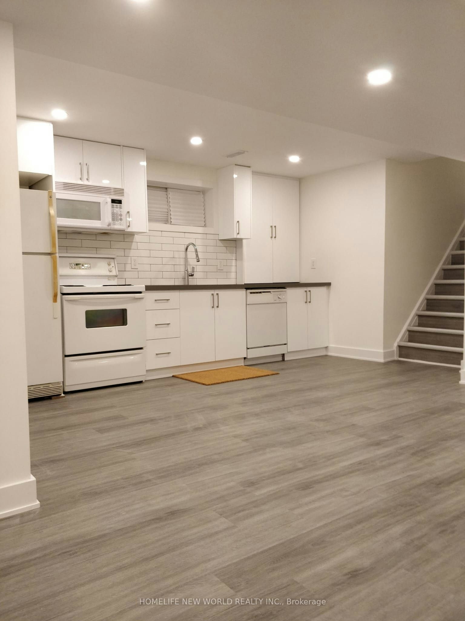 Lower-1185 Woodbine Avenue, Toronto, ON, M4C 4E1 - 2