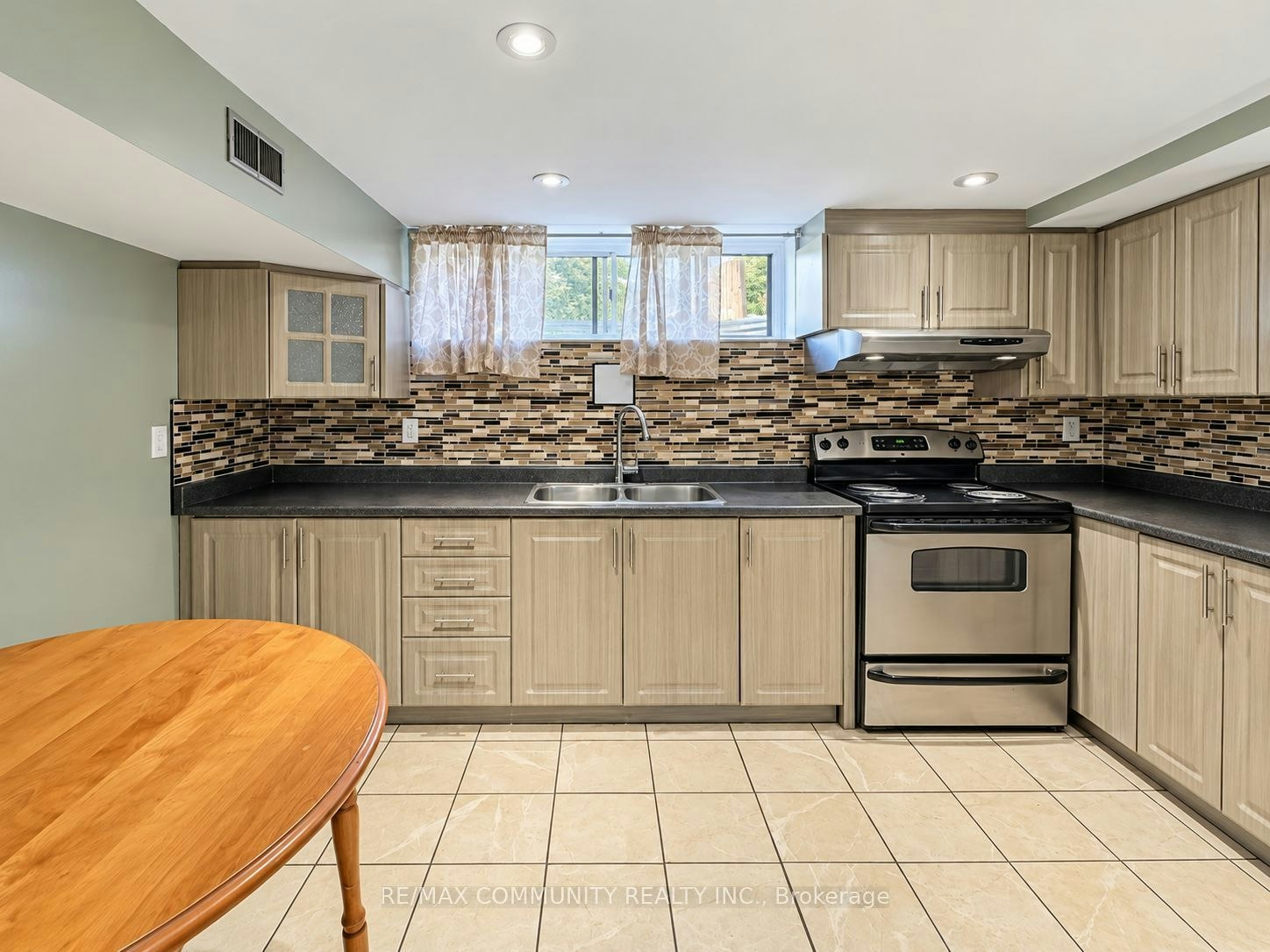 75 Kootenay Crescent, Toronto, ON, M1J 1S1 - 7