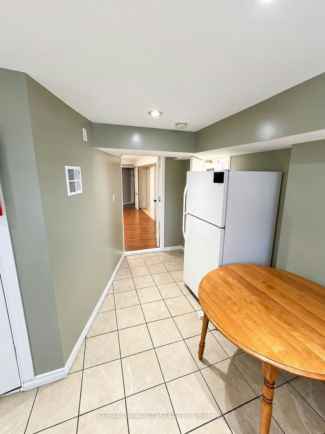 75 Kootenay Crescent, Toronto, ON, M1J 1S1 - 3
