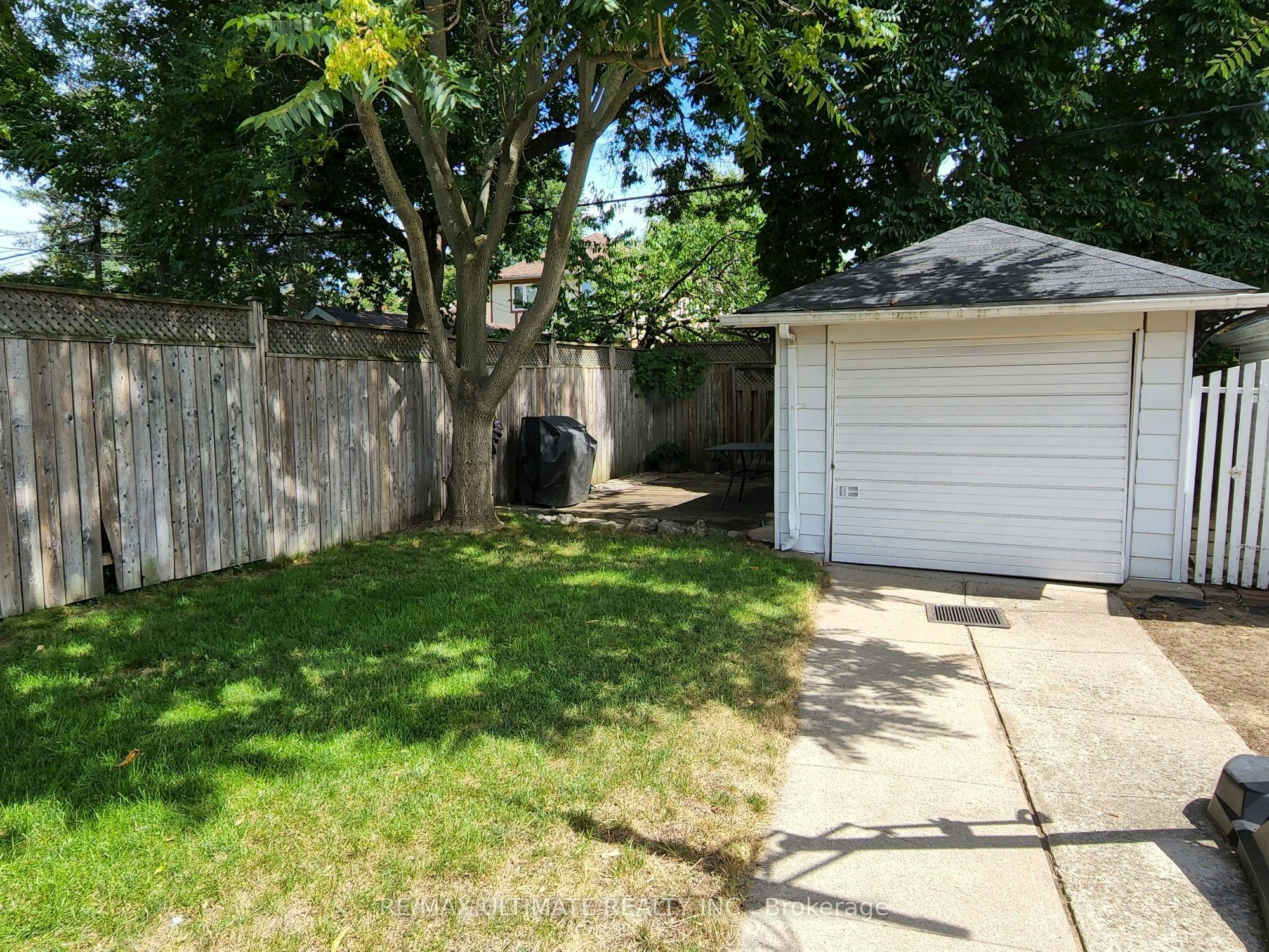 45 Warland Avenue, Toronto, ON, M4J 3G1 - 4
