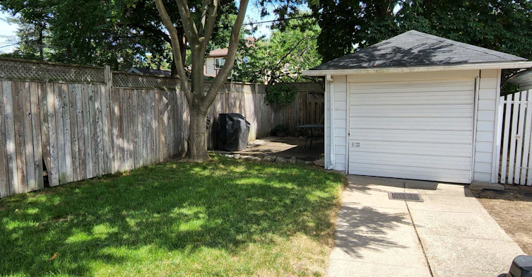 45 Warland Avenue, Toronto, ON, M4J 3G1 - 4