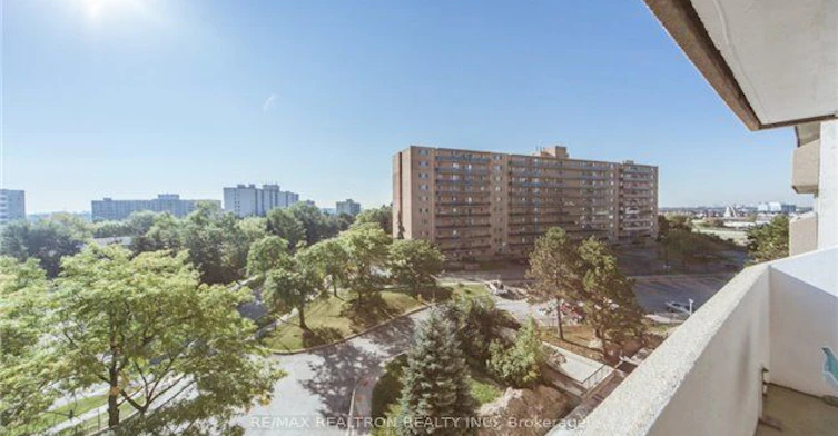 606-120 Dundalk Drive, Toronto, ON, M1P 4V9 - 3
