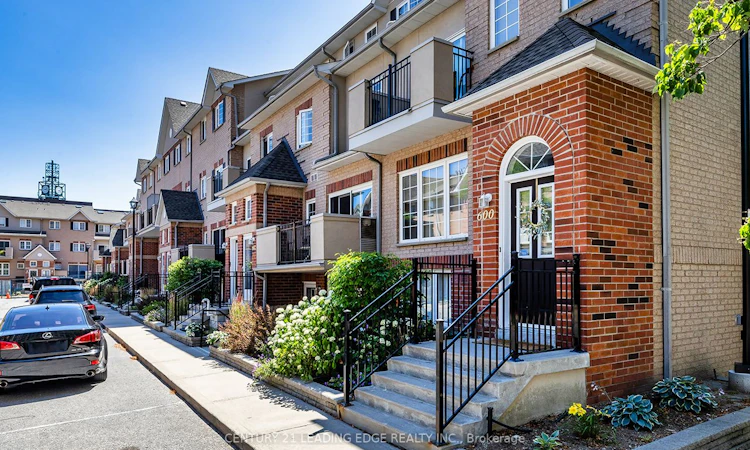 621-1400 The Esplanade Drive N