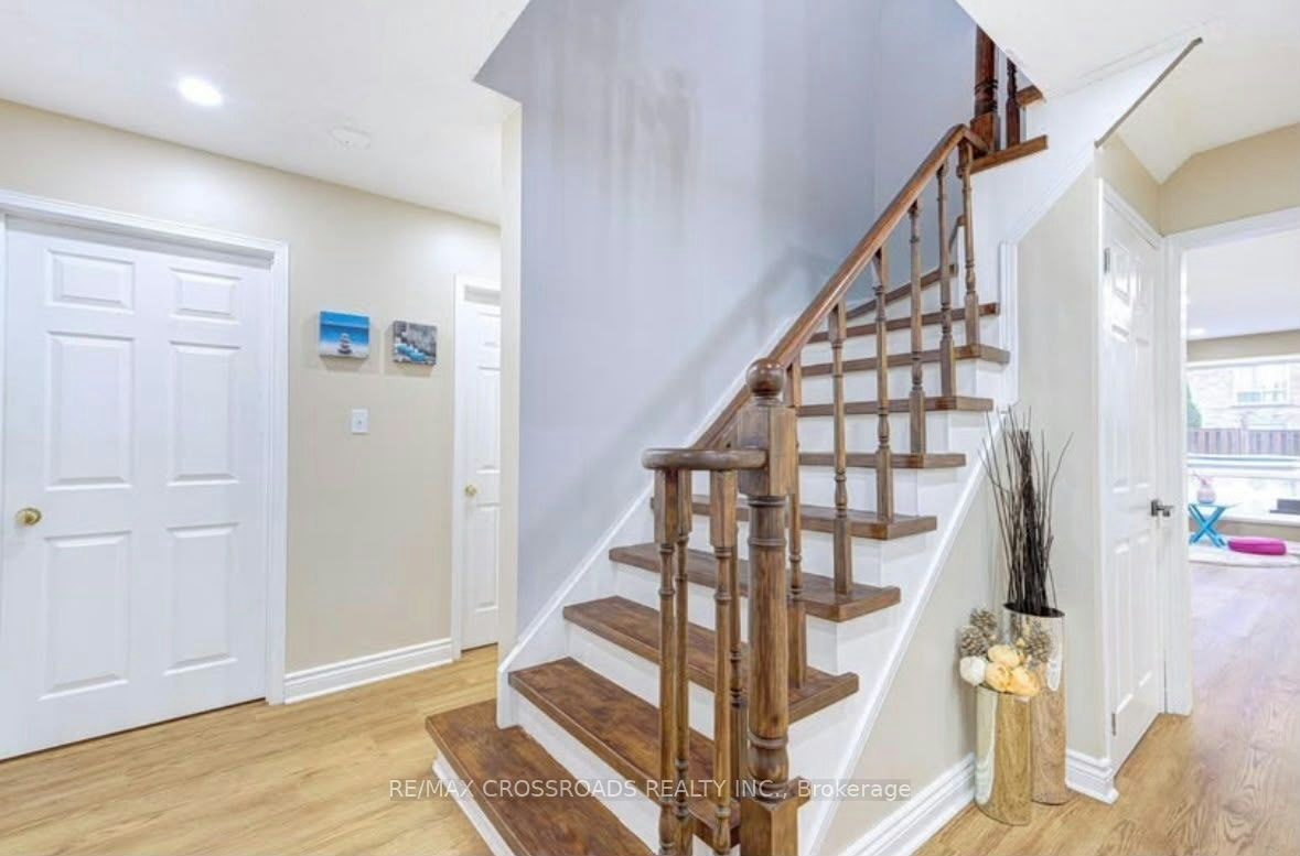 11 Murkar Crescent, Whitby, ON, L1N 8Y4 - 5