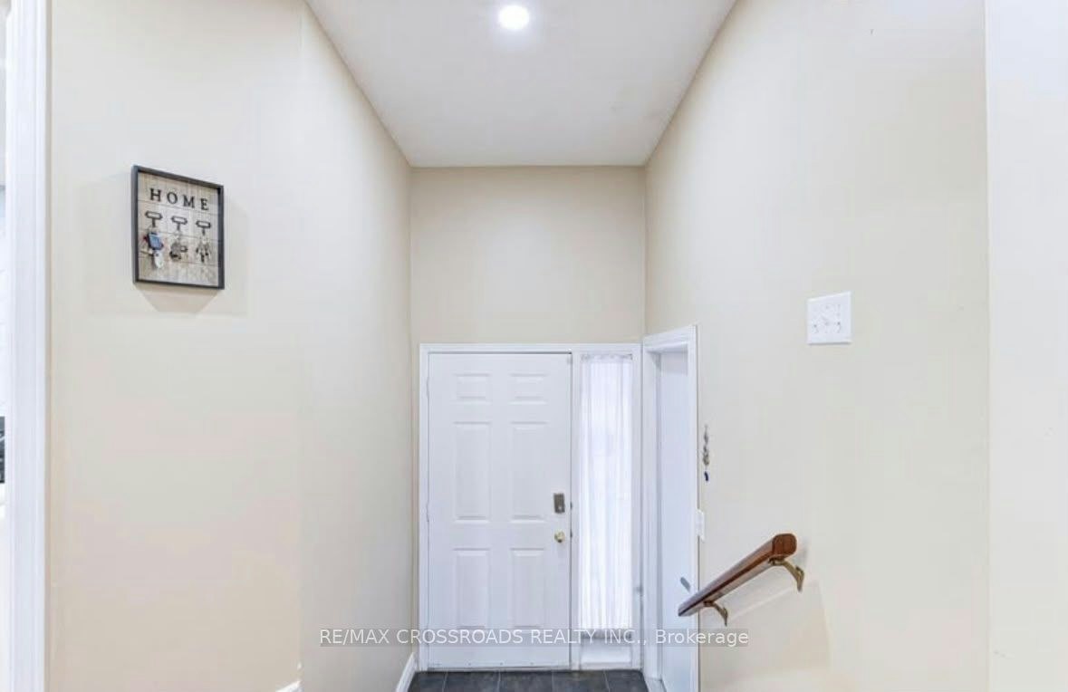 11 Murkar Crescent, Whitby, ON, L1N 8Y4 - 4