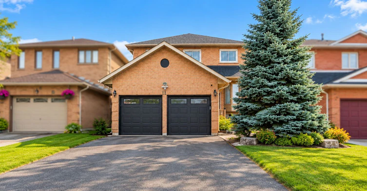 11 Murkar Crescent, Whitby, ON, L1N 8Y4
