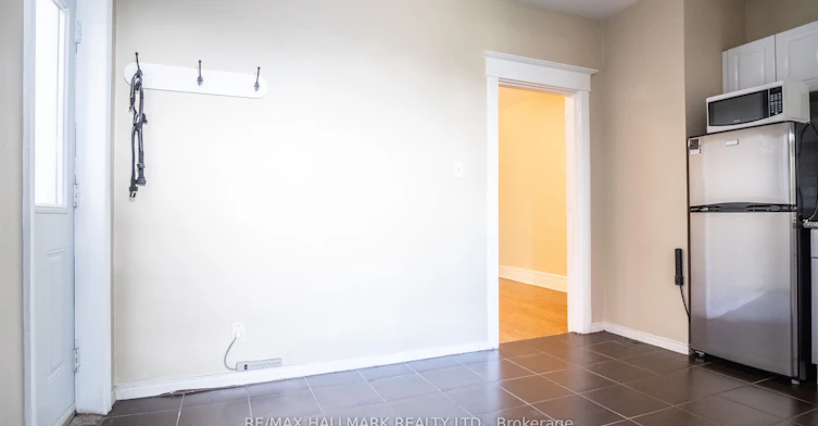 3-560 Jones Avenue, Toronto, ON, M4J 3H1 - 6