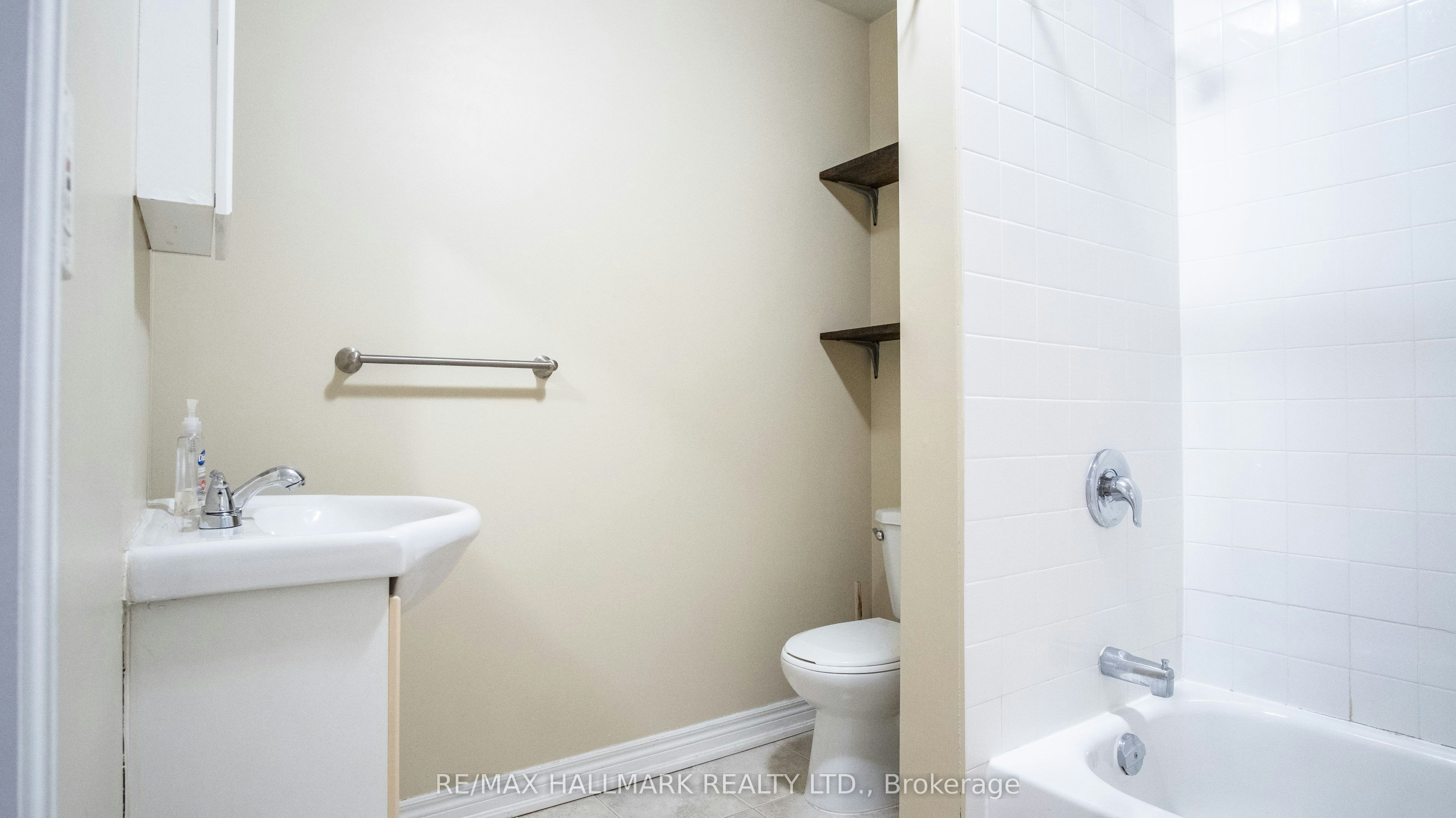 3-560 Jones Avenue, Toronto, ON, M4J 3H1 - 10