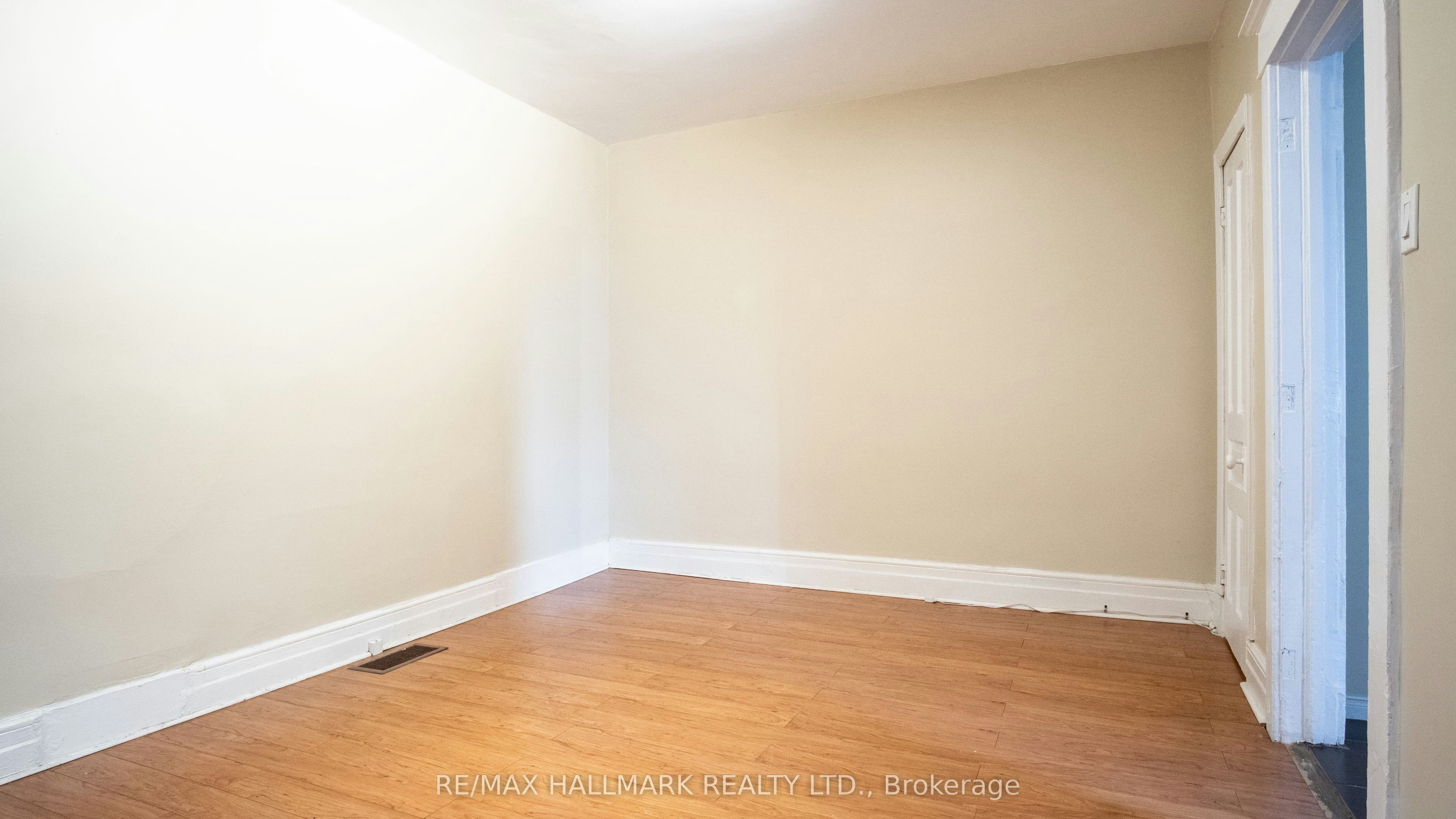 3-560 Jones Avenue, Toronto, ON, M4J 3H1 - 8