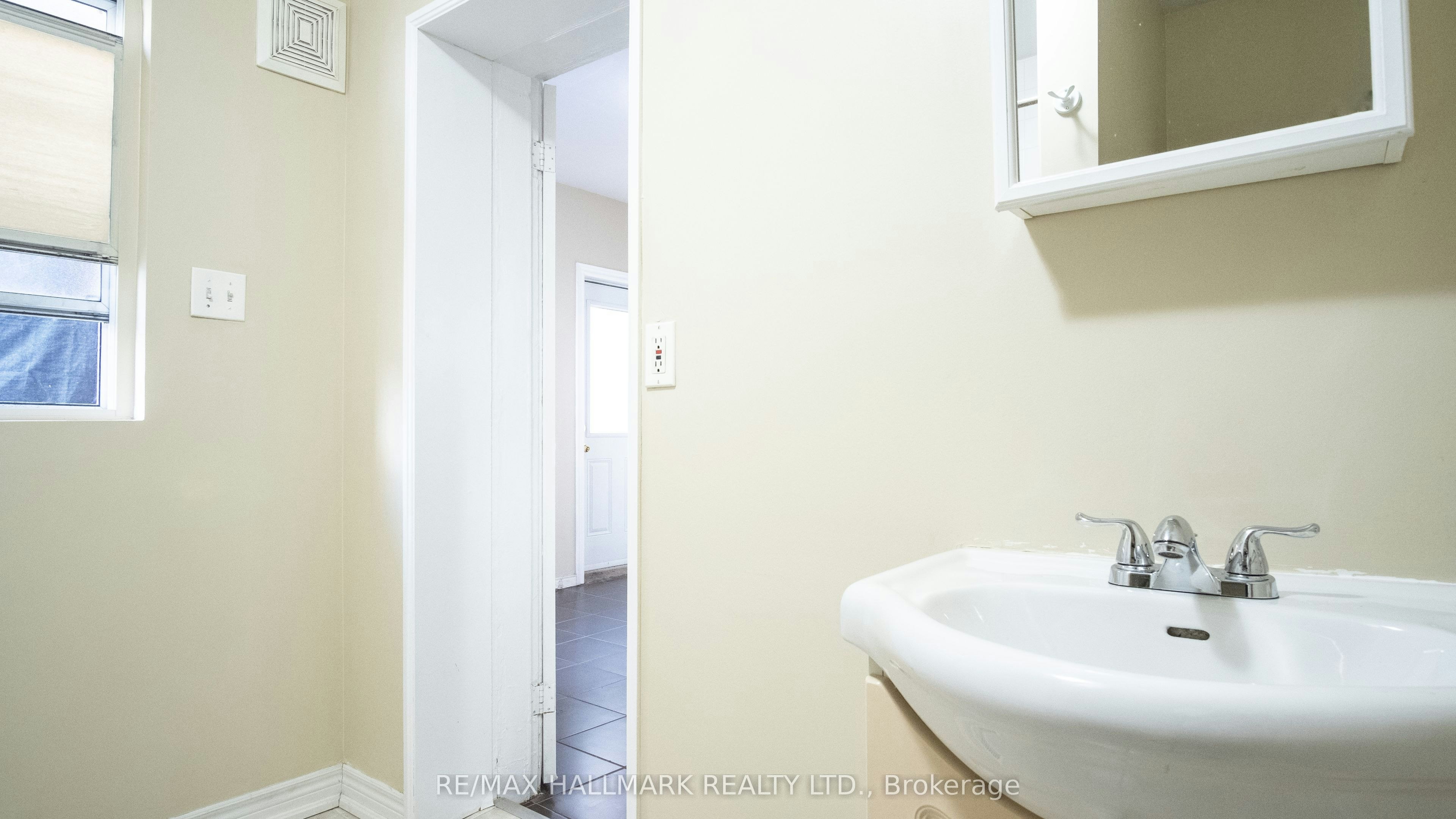 3-560 Jones Avenue, Toronto, ON, M4J 3H1 - 12