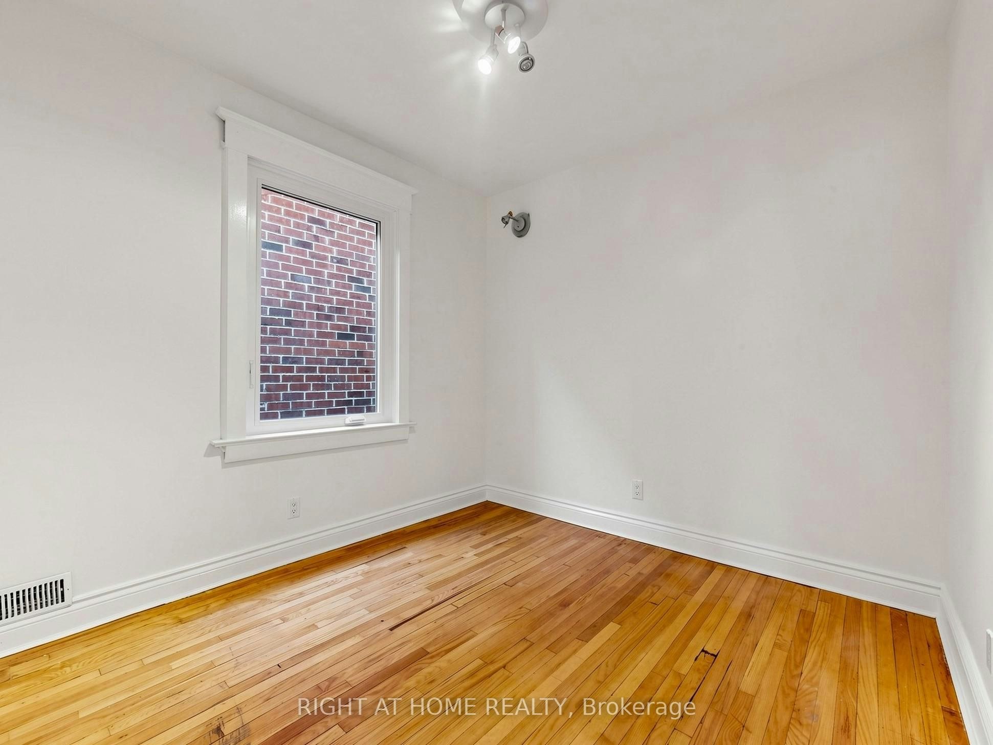 813 Carlaw Avenue, Toronto, ON, M4K 3L1 - 21