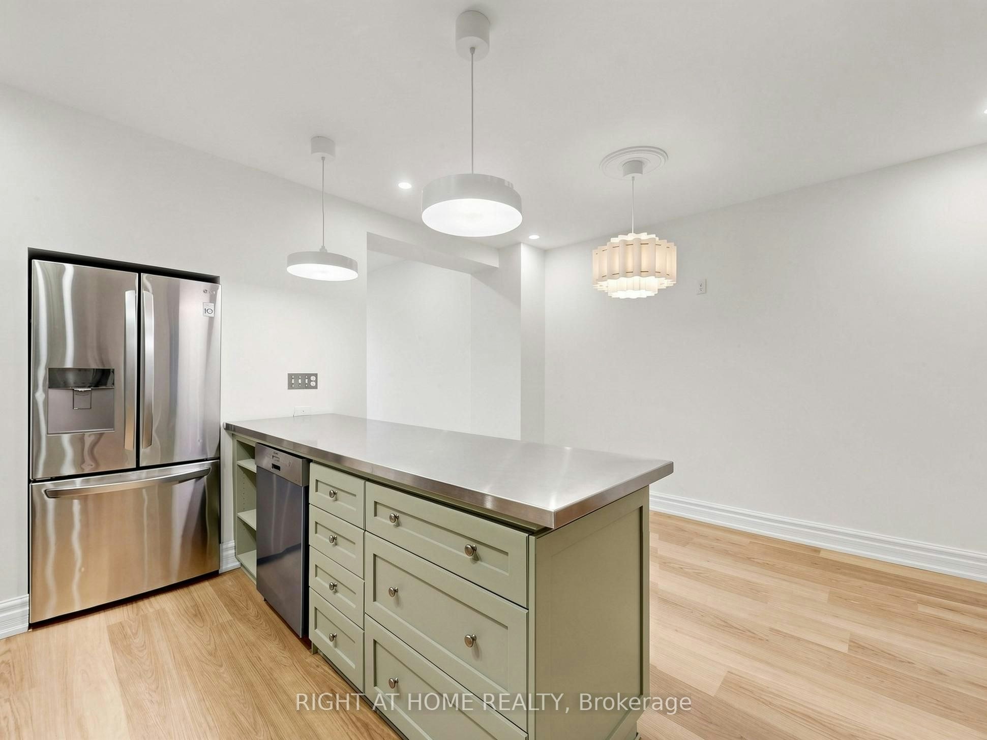 813 Carlaw Avenue, Toronto, ON, M4K 3L1 - 6