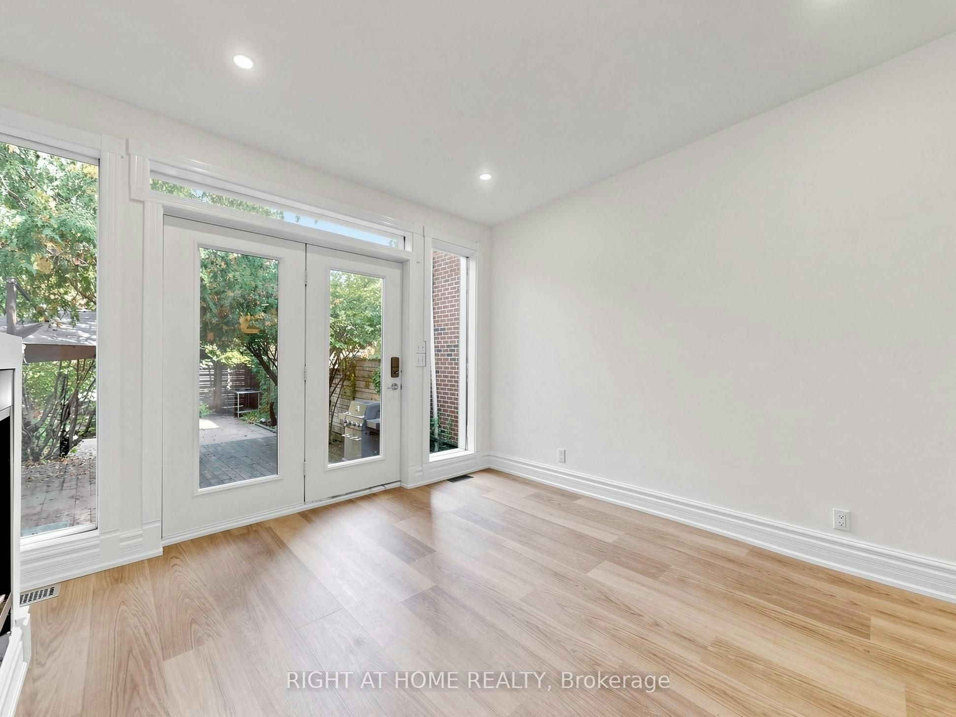 813 Carlaw Avenue, Toronto, ON, M4K 3L1 - 11