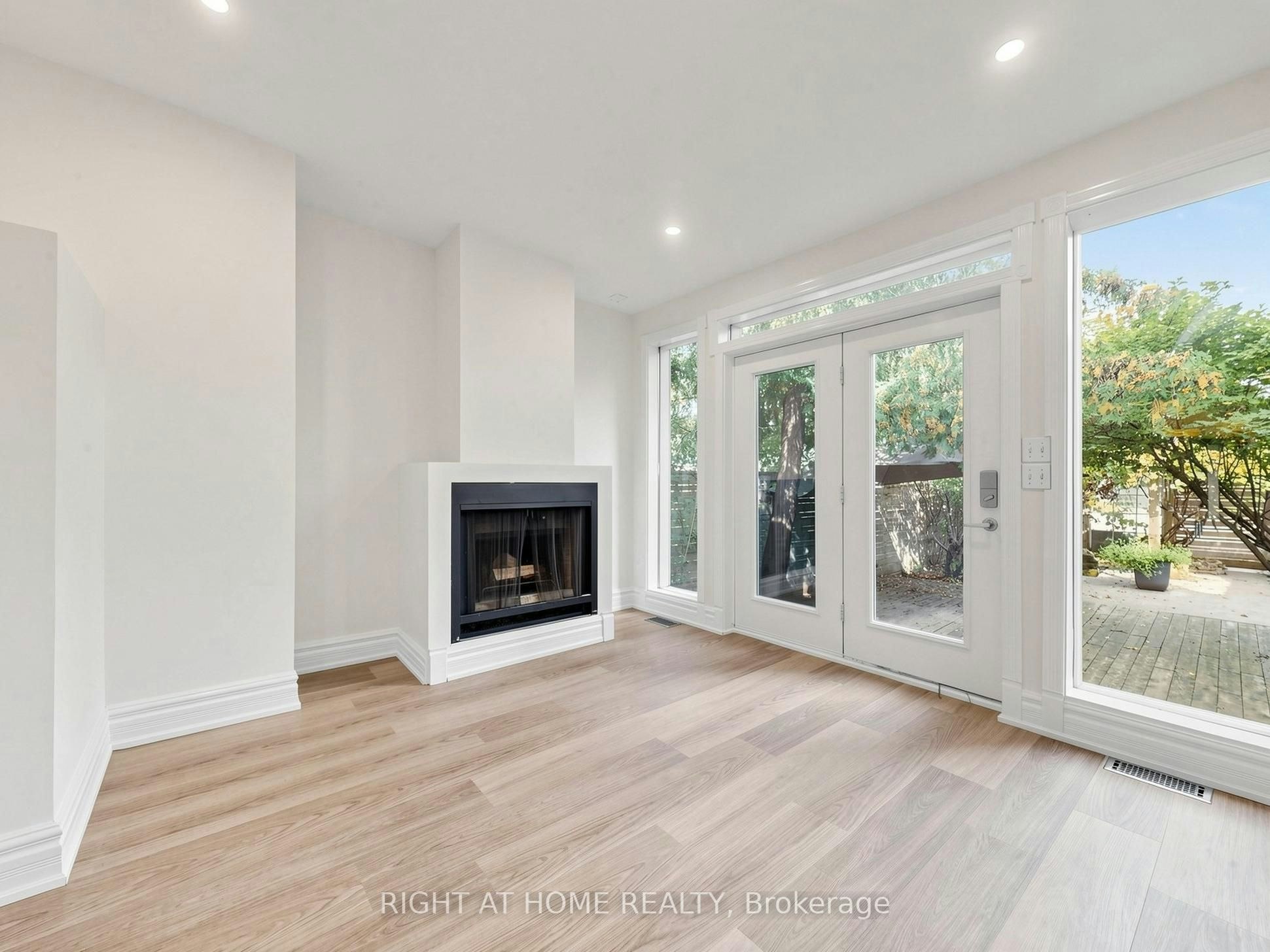 813 Carlaw Avenue, Toronto, ON, M4K 3L1 - 7
