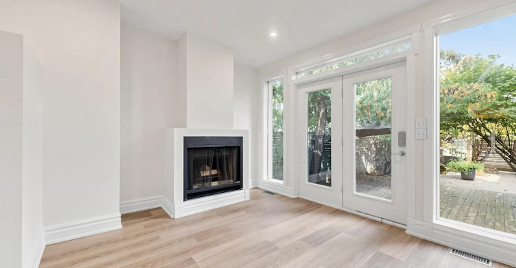 813 Carlaw Avenue, Toronto, ON, M4K 3L1 - 7