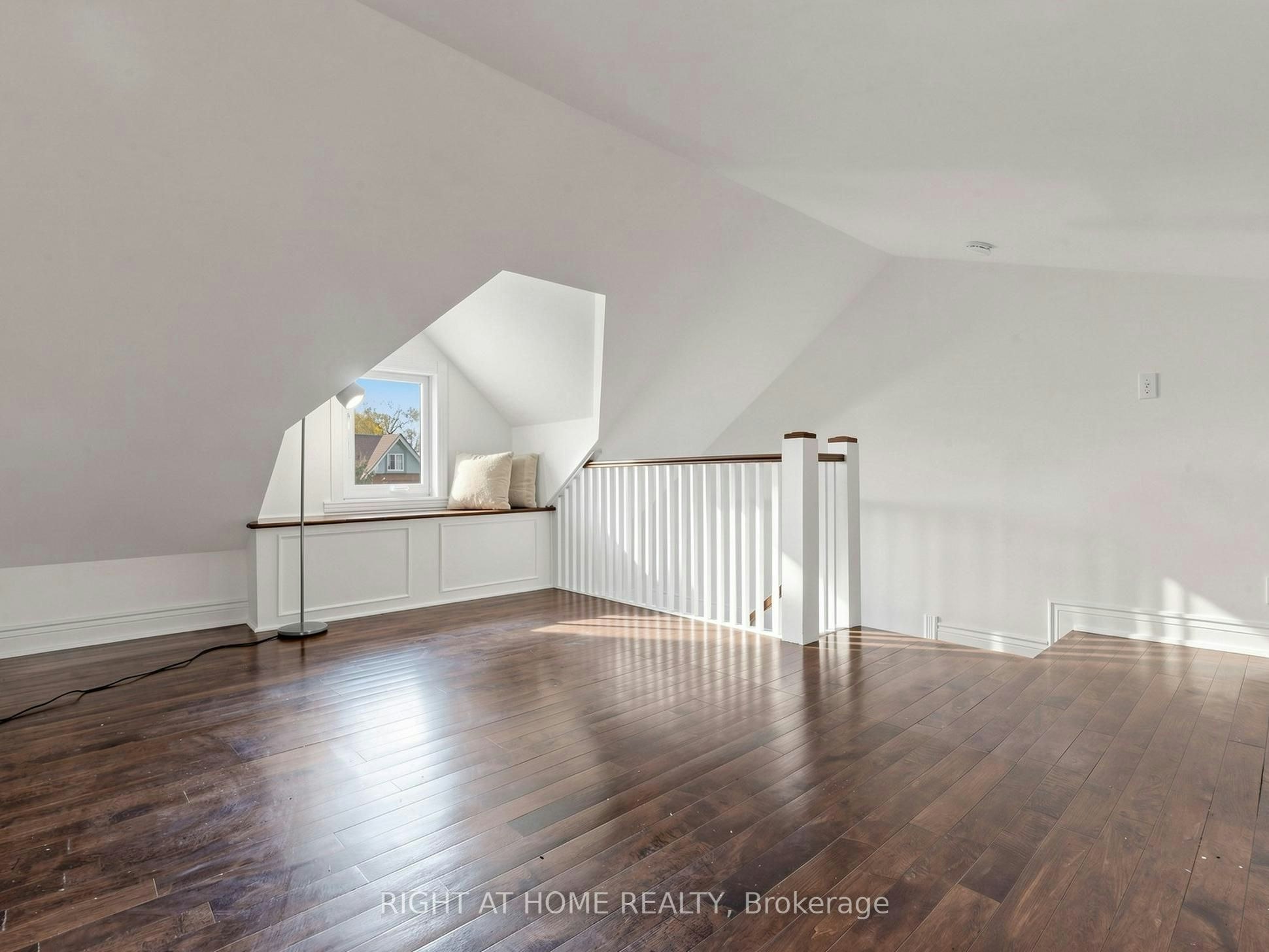 813 Carlaw Avenue, Toronto, ON, M4K 3L1 - 29