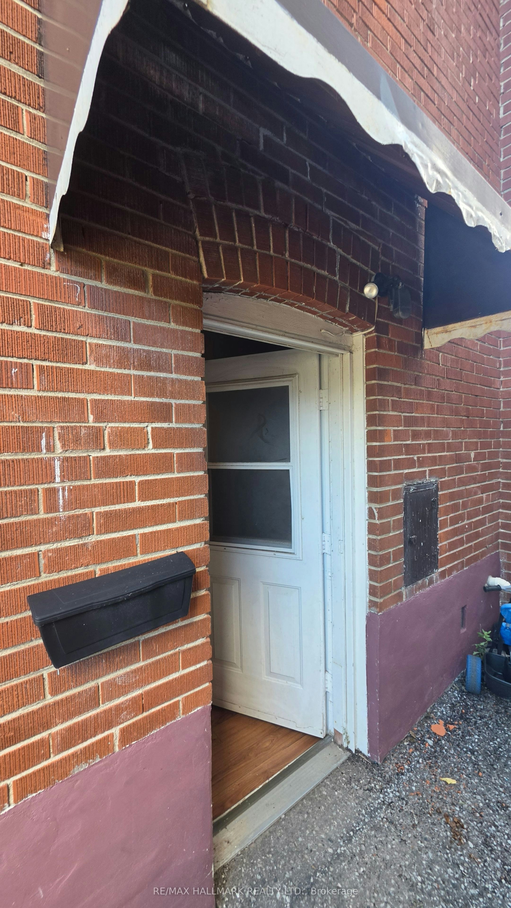 Lower Level-15 North Bonnington Avenue, Toronto, ON, M1K 1X3 - 4