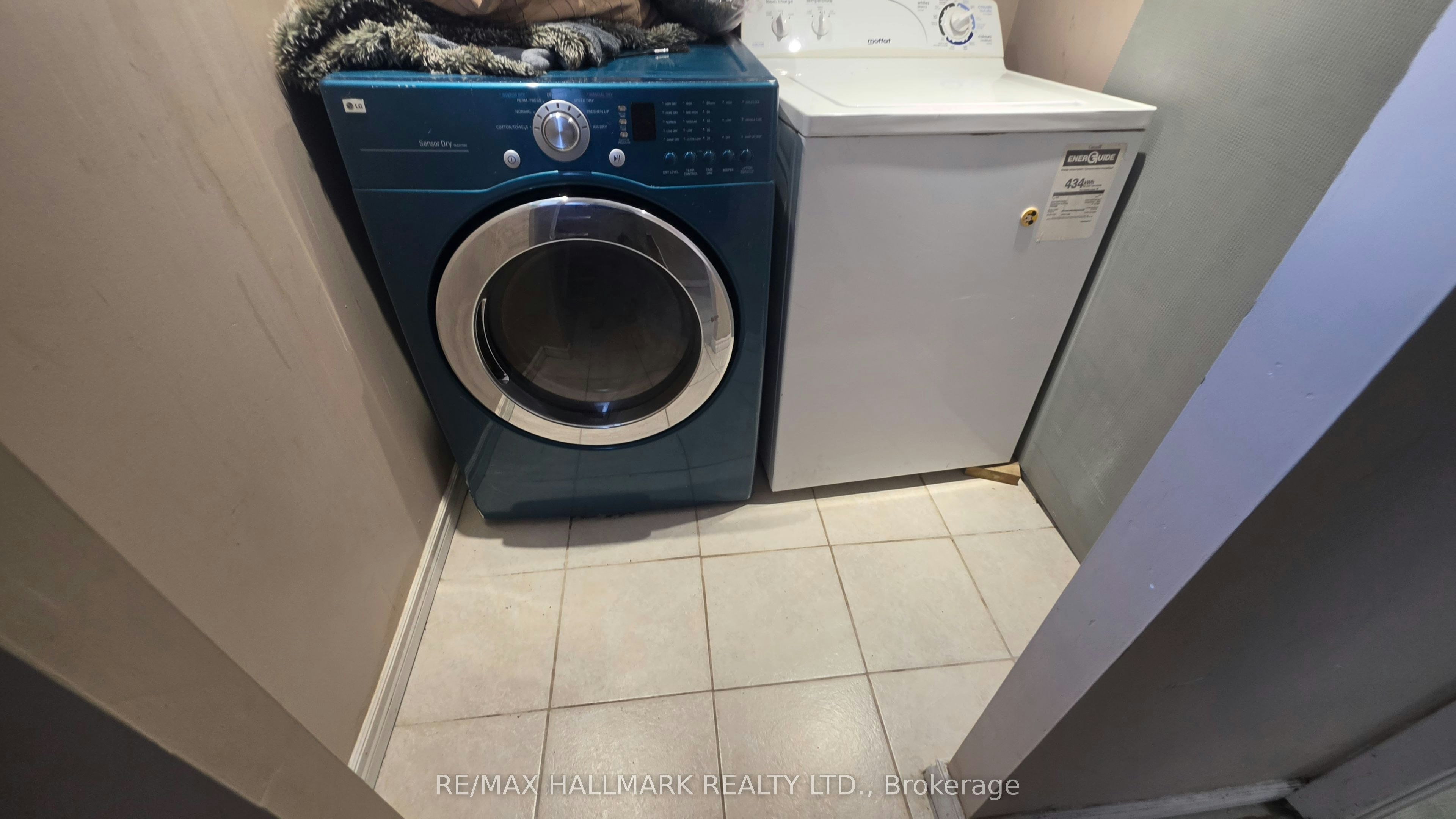 Lower Level-15 North Bonnington Avenue, Toronto, ON, M1K 1X3 - 8