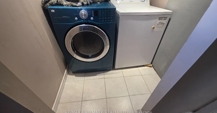 Lower Level-15 North Bonnington Avenue, Toronto, ON, M1K 1X3 - 8
