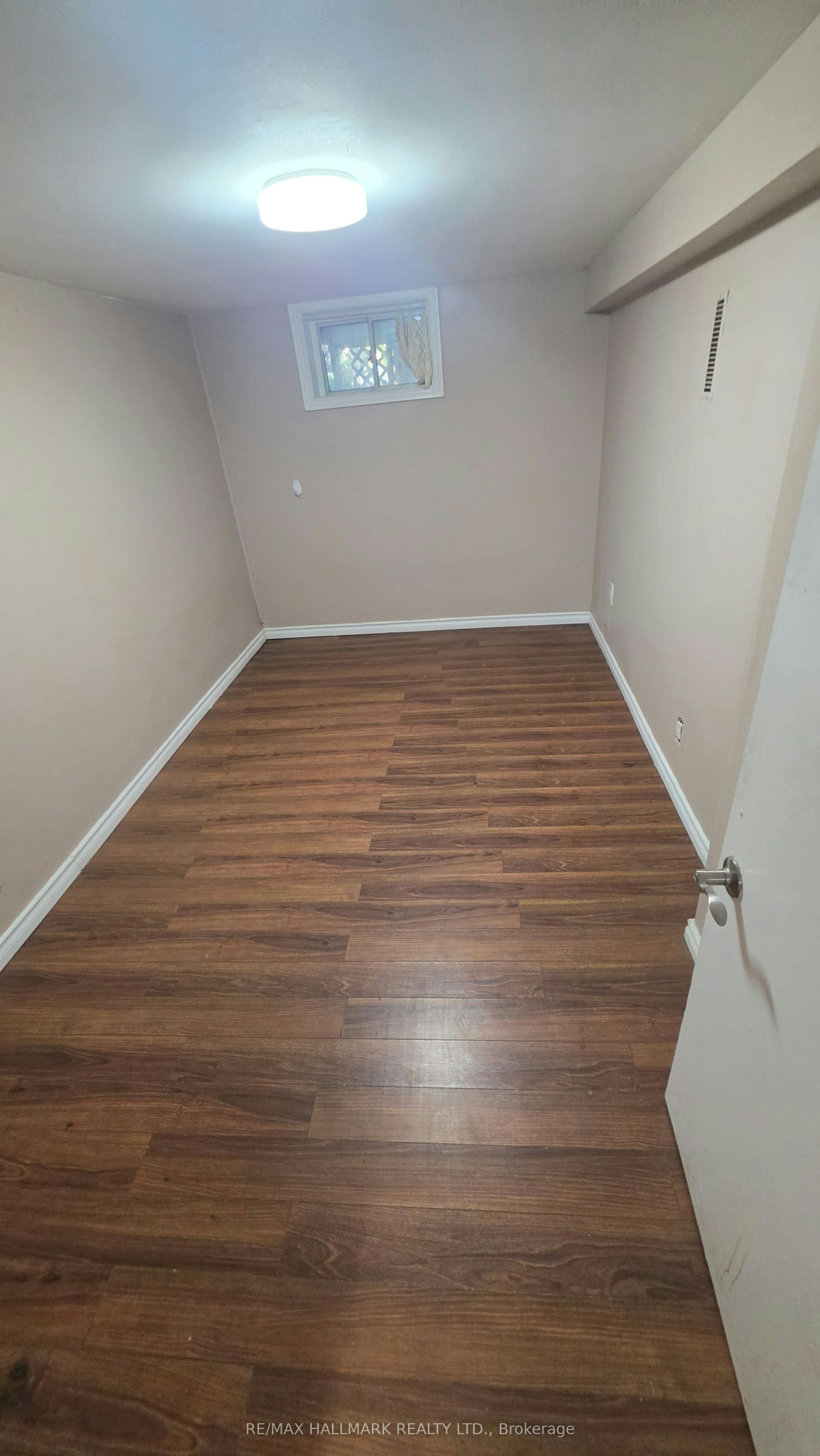 Lower Level-15 North Bonnington Avenue, Toronto, ON, M1K 1X3 - 28