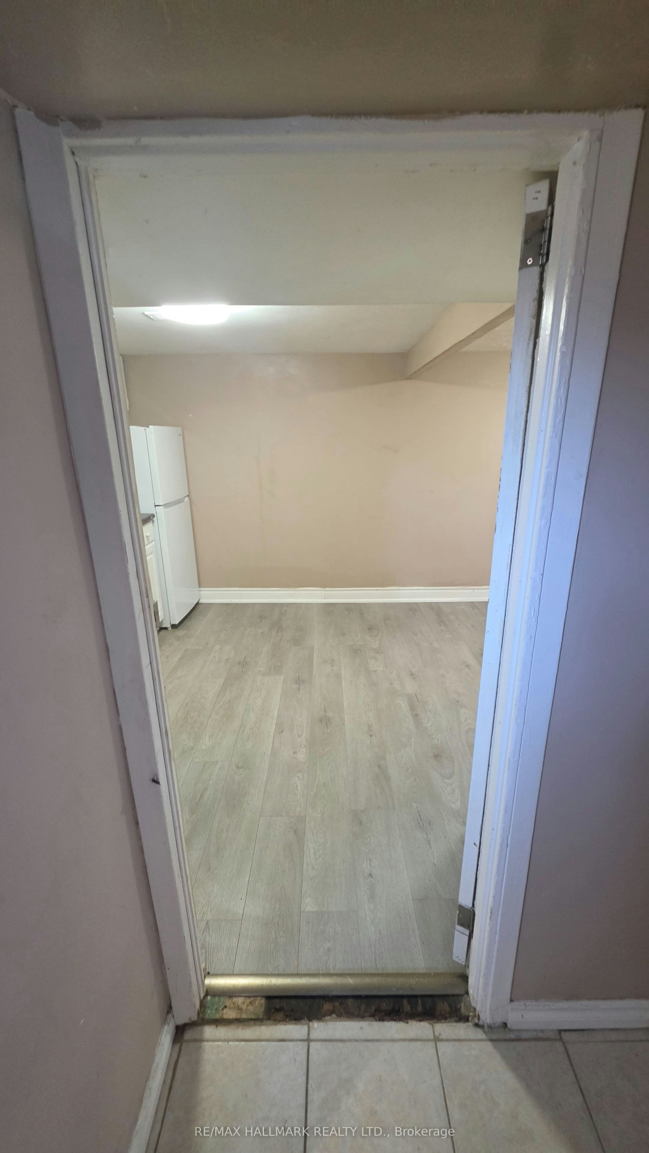 Lower Level-15 North Bonnington Avenue, Toronto, ON, M1K 1X3 - 9