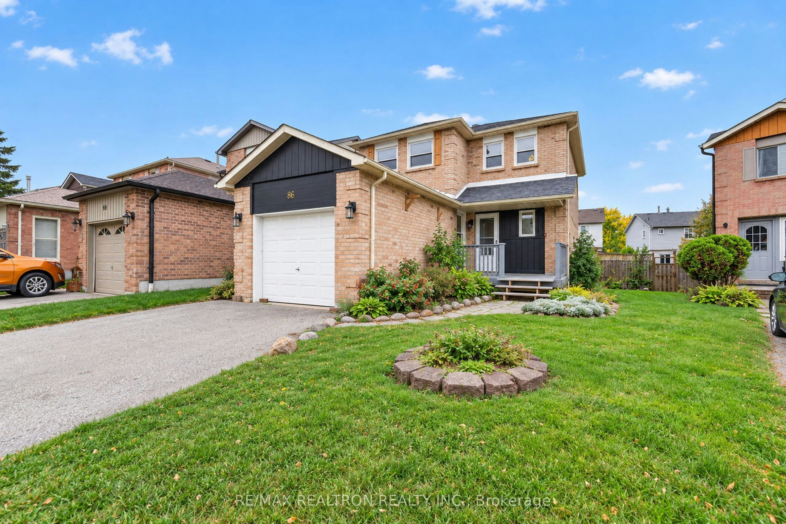 #Main-86 Tams Drive, Ajax, ON, L1Z 1A5