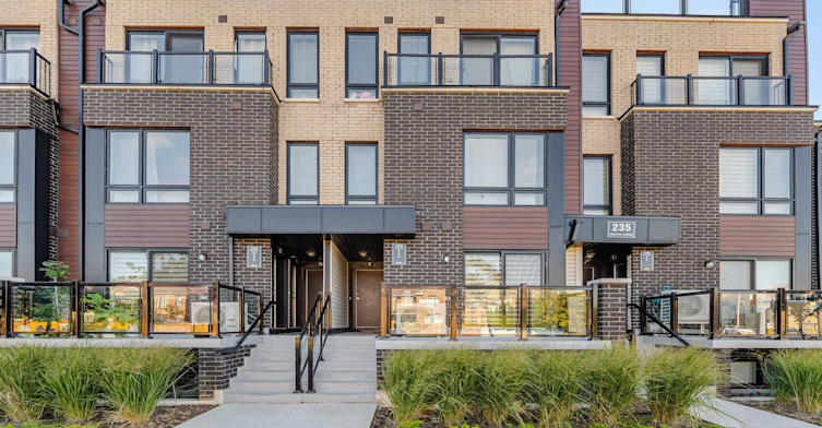 4-235 Mclevin Avenue, Toronto, ON, M1B 0E8
