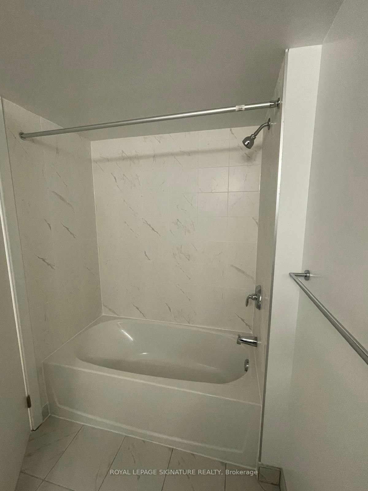 213-1435 Celebration Drive, Pickering, ON, L1W 0C4 - 8