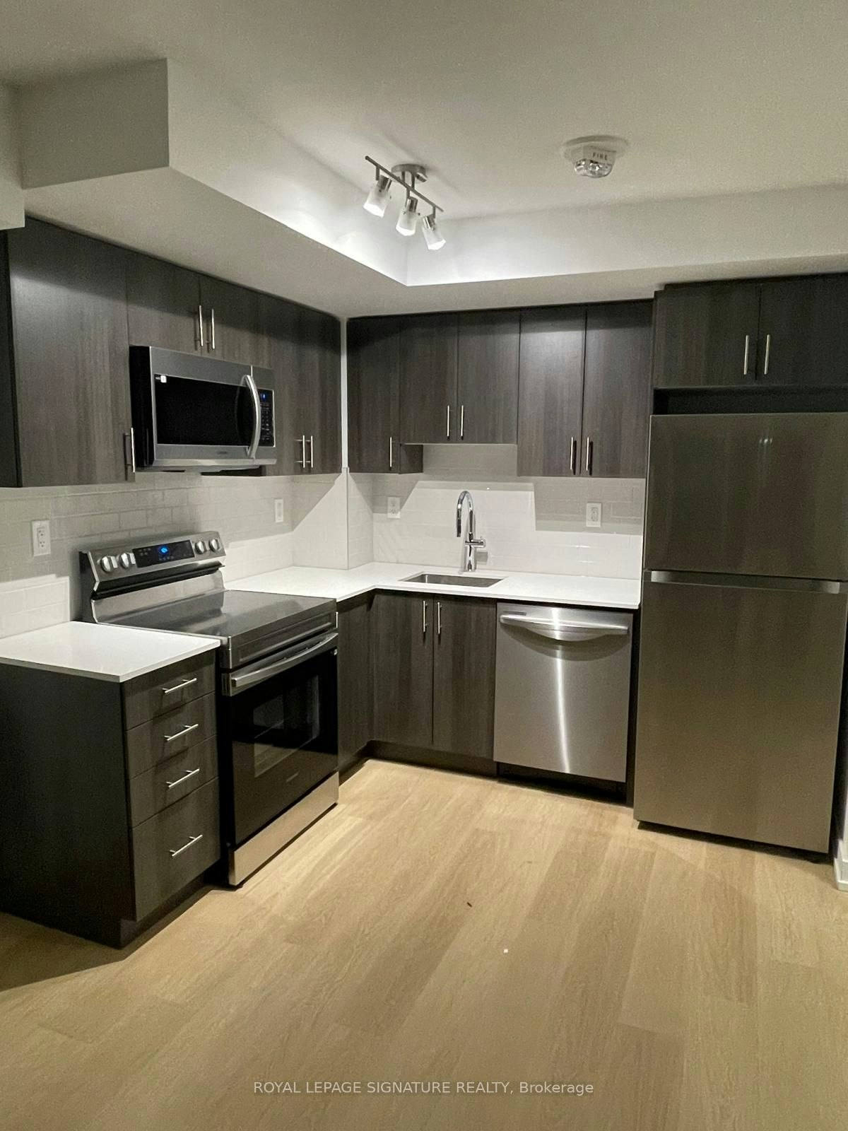 213-1435 Celebration Drive, Pickering, ON, L1W 0C4 - 12