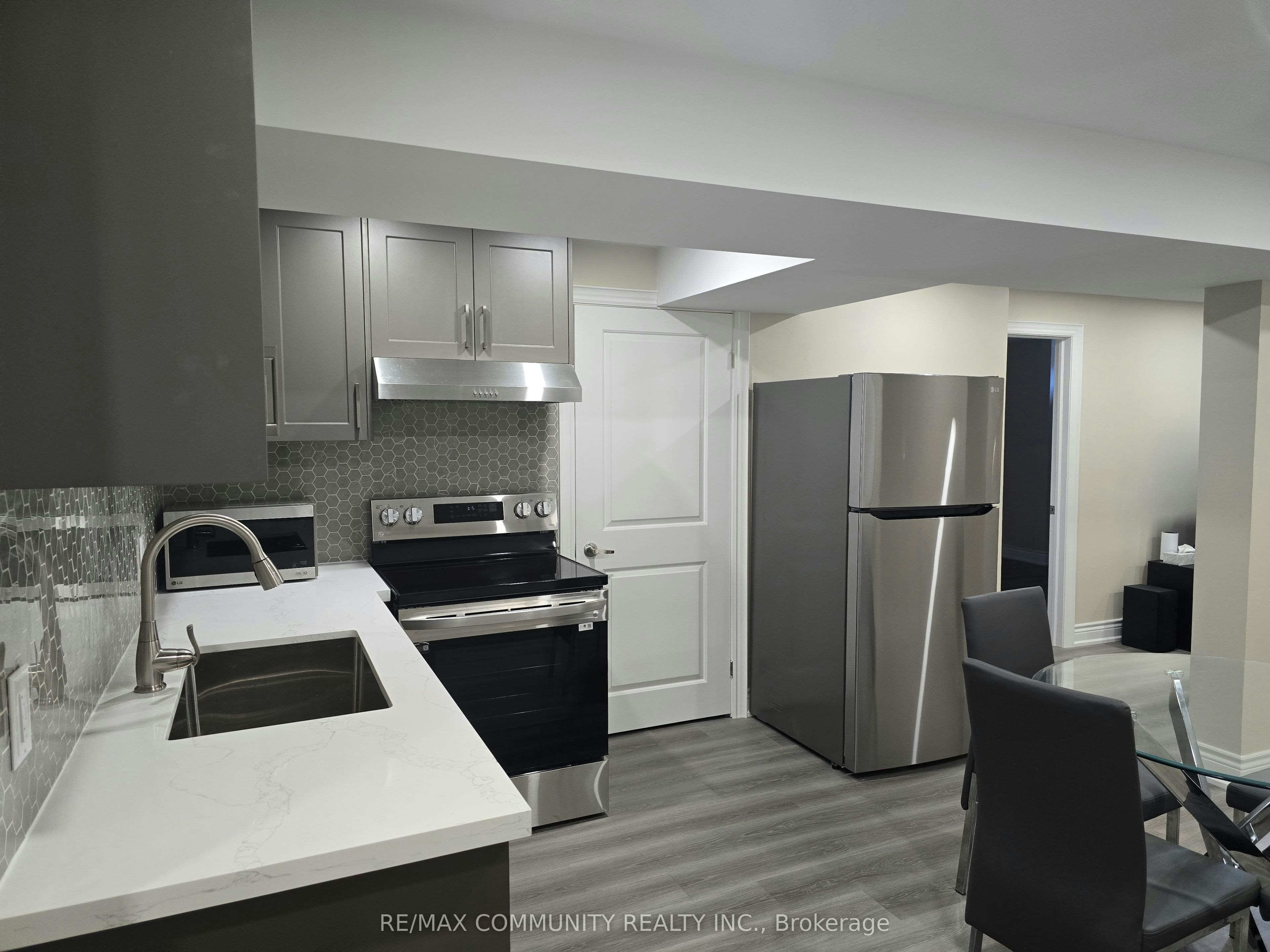 8 Hassard Short Lane, Ajax, ON, L1S 0G4 - 9
