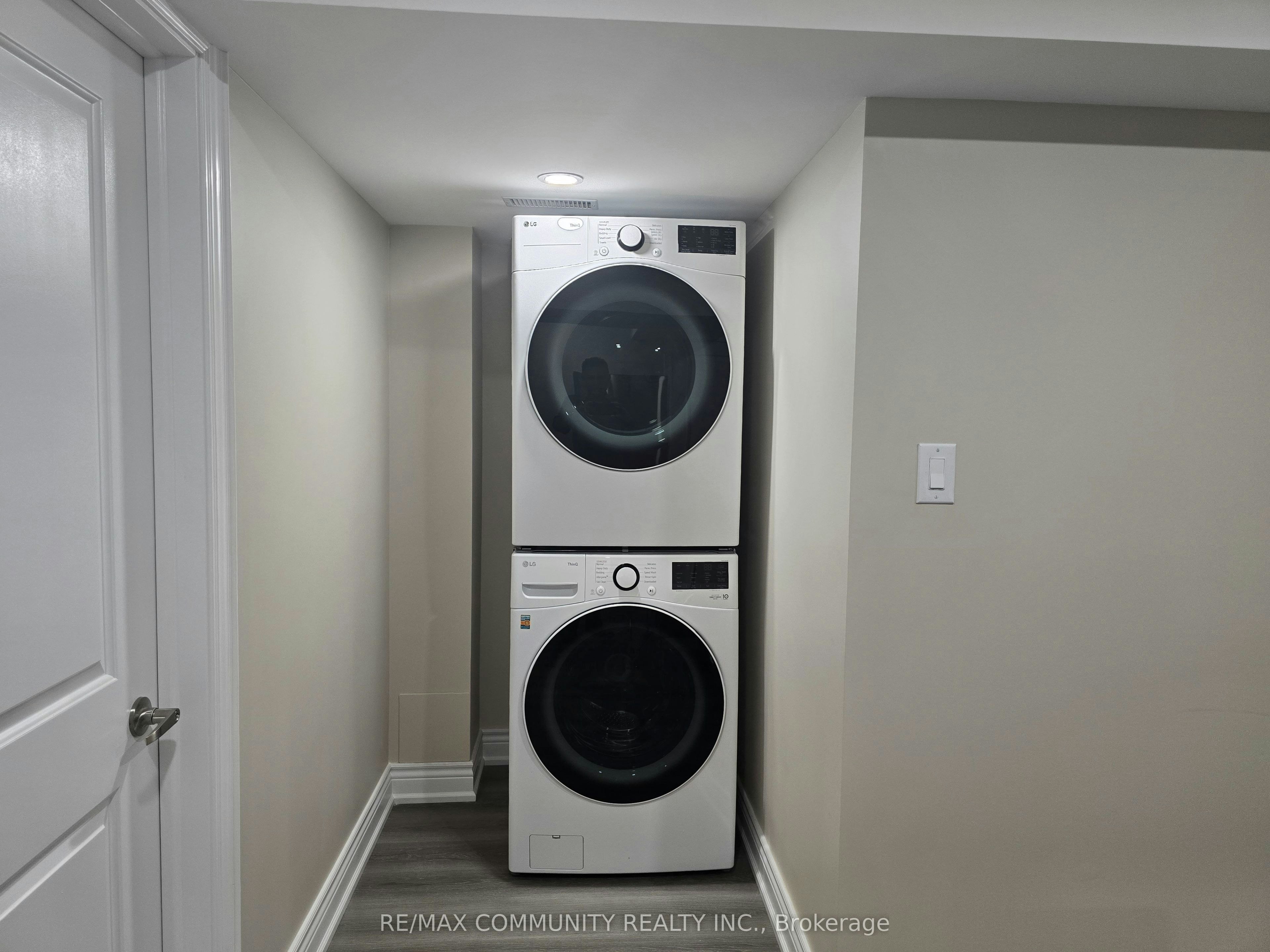 8 Hassard Short Lane, Ajax, ON, L1S 0G4 - 8