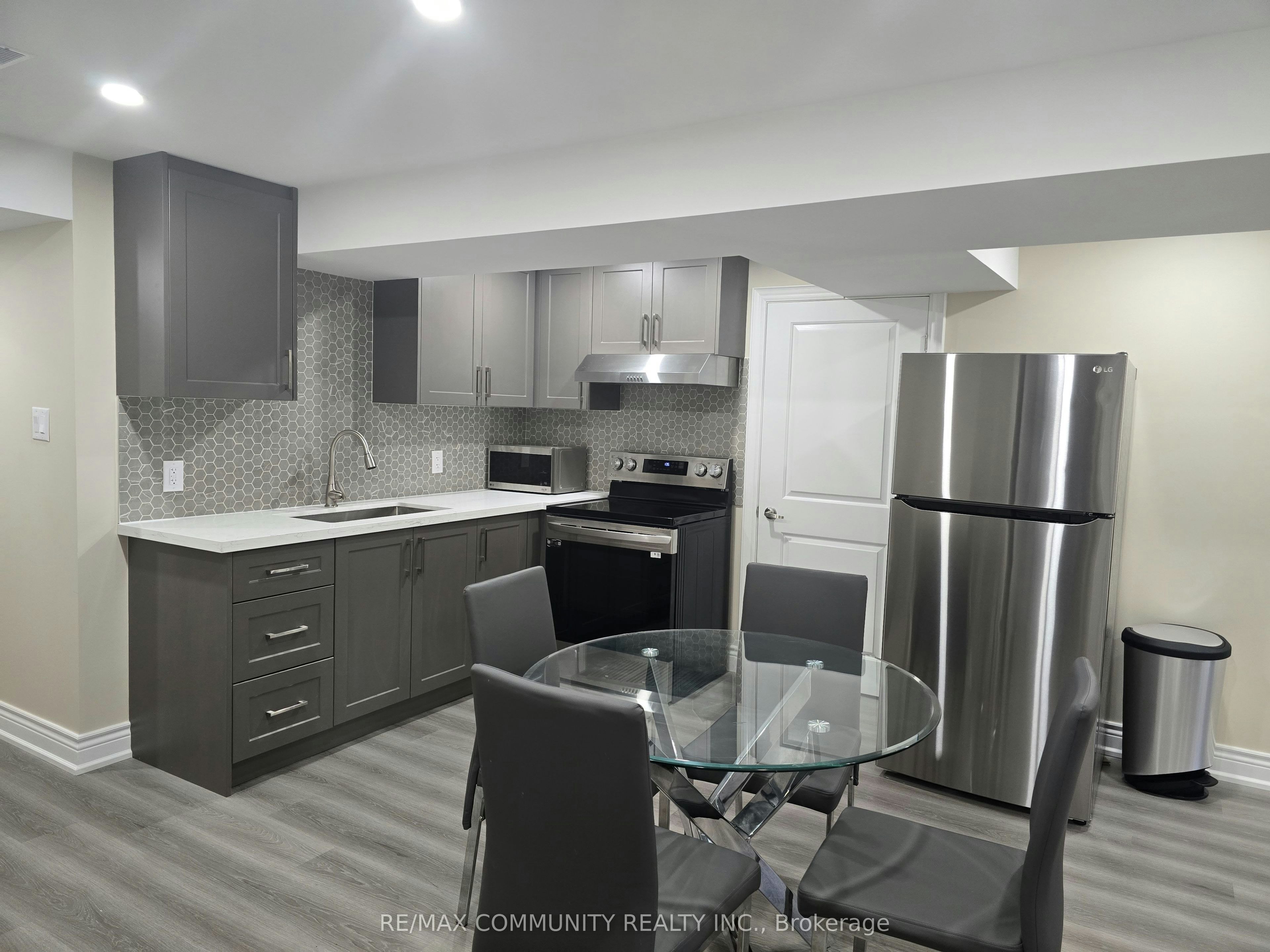 8 Hassard Short Lane, Ajax, ON, L1S 0G4 - 10