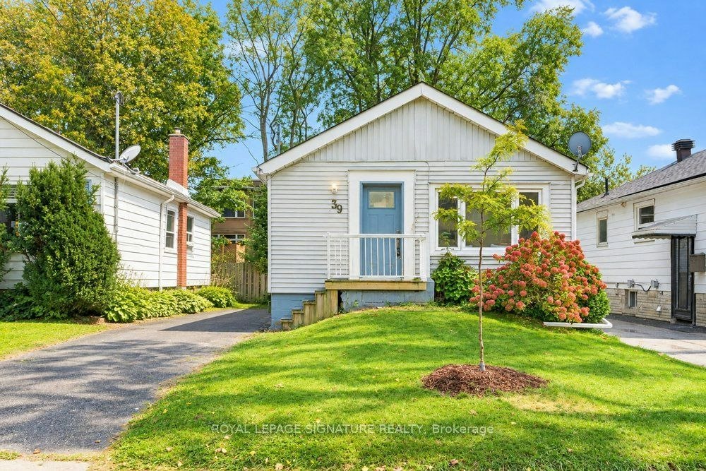 39 Rhydwen Avenue, Toronto, ON, M1N 2E2