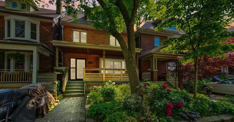4-11 Columbine Avenue, Toronto, ON, M4L 1P2 - 2