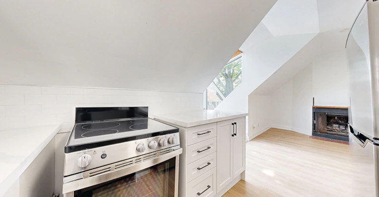 4-11 Columbine Avenue, Toronto, ON, M4L 1P2 - 14