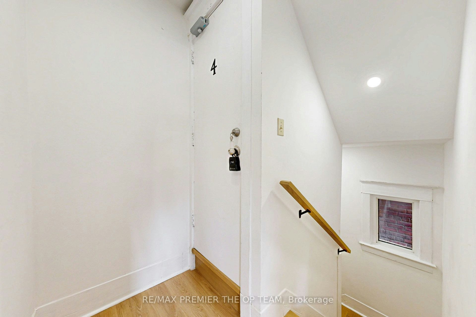 4-11 Columbine Avenue, Toronto, ON, M4L 1P2 - 4