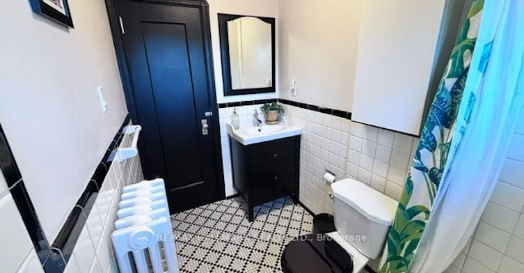Main & 2nd Floors-457 Mortimer Avenue, Toronto, ON, M4J 2G3 - 14