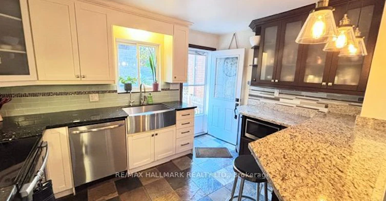 Main & 2nd Floors-457 Mortimer Avenue, Toronto, ON, M4J 2G3 - 9