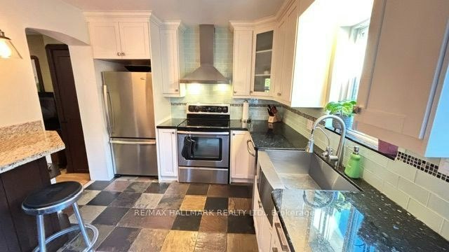 Main & 2nd Floors-457 Mortimer Avenue, Toronto, ON, M4J 2G3 - 12
