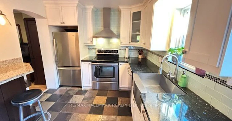 Main & 2nd Floors-457 Mortimer Avenue, Toronto, ON, M4J 2G3 - 12