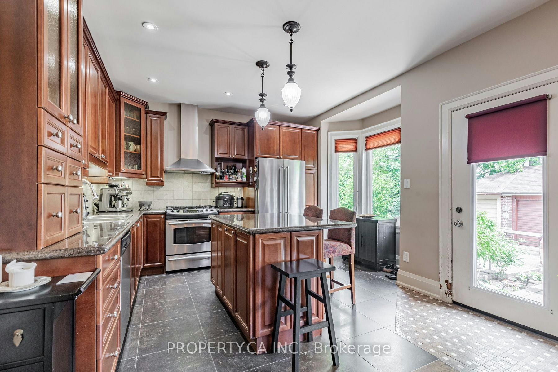 Upper-131 Gillard Avenue, Toronto, ON, M4J 4N7