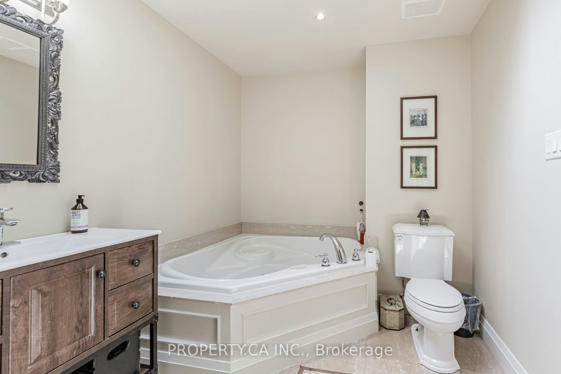 Upper-131 Gillard Avenue, Toronto, ON, M4J 4N7 - 16