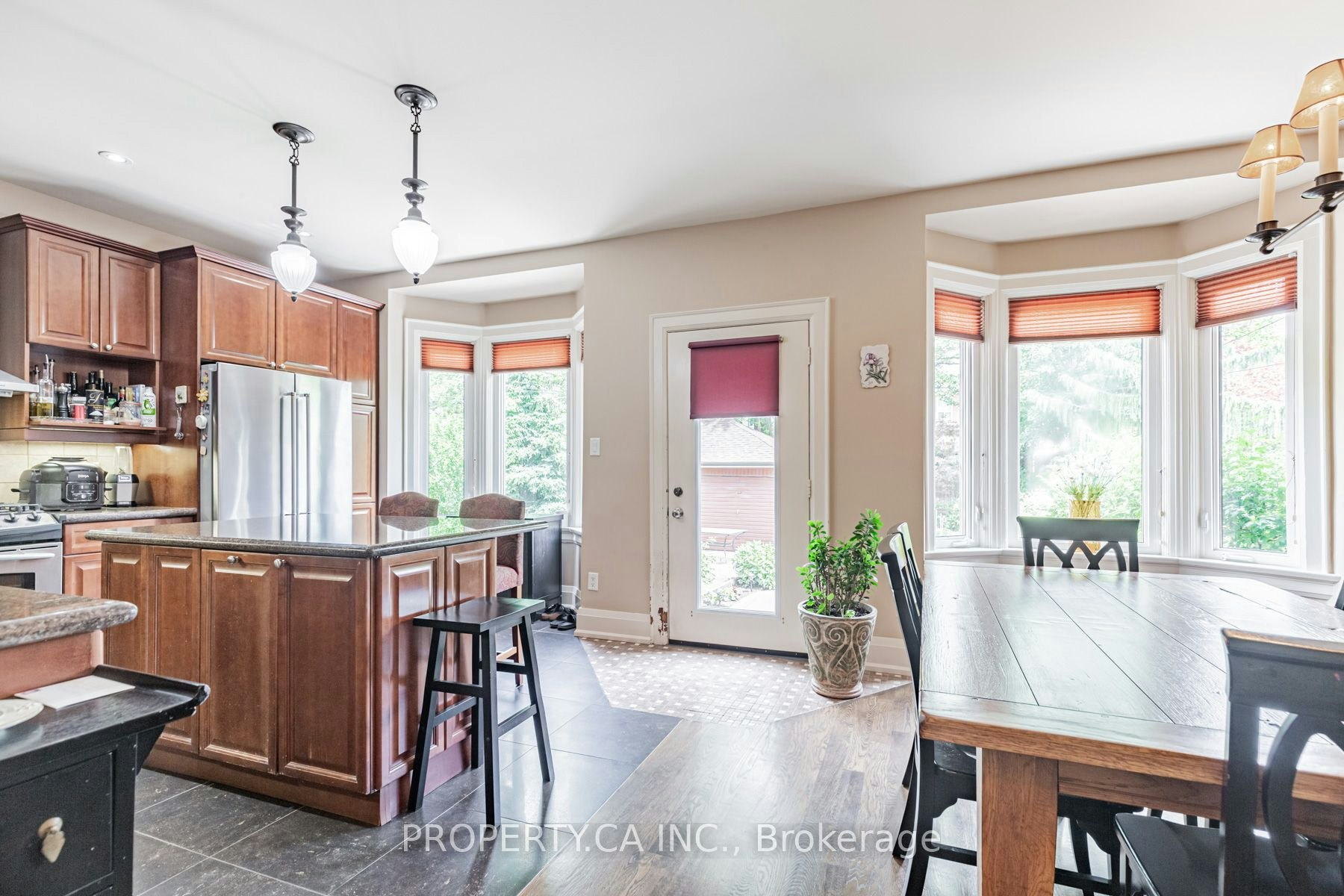 Upper-131 Gillard Avenue, Toronto, ON, M4J 4N7 - 9